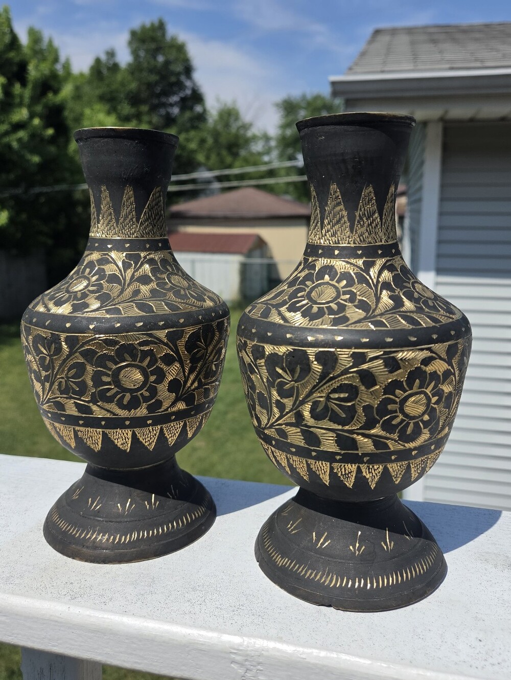 Vintage MCM Indian Brass Etched Floral Vases, Black & Gold Enamel Set of 2 - Picture 2 of 8